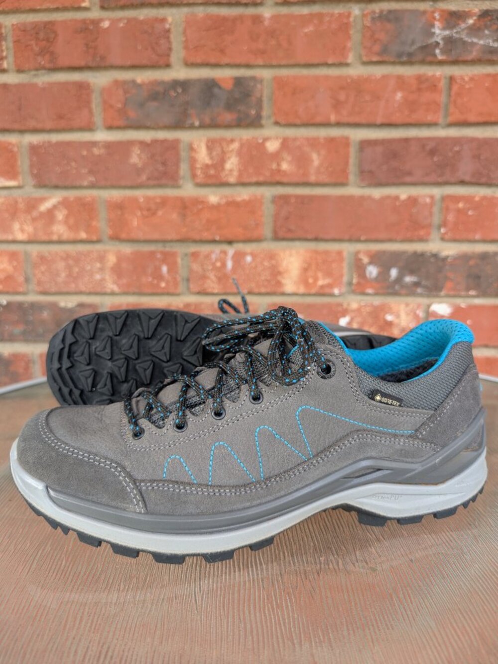Women's Lowa Toro GTX Waterproof Hiking Shoes Size 10